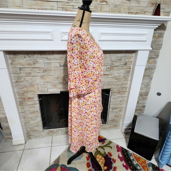 City Chic delicate mock wrap dress pink pansy ditsy print plus‎ size 16W new!! - Picture 4 of 12